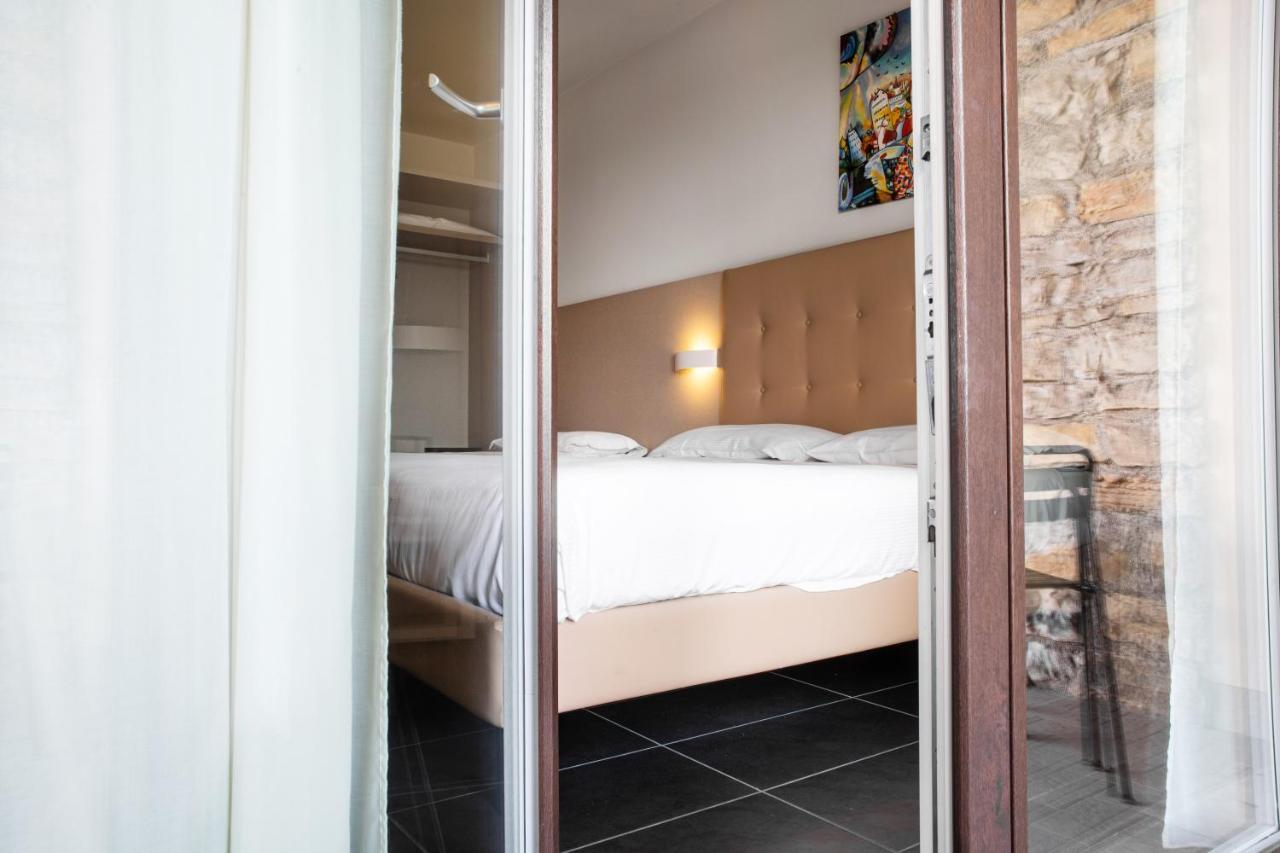 Hotel Belvedere Manerba del Garda Eksteriør bilde